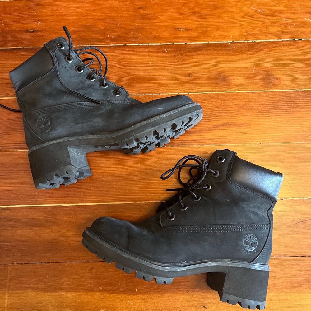 Timberland Women's Black Lace-Up Chunky Lug Heel Boots